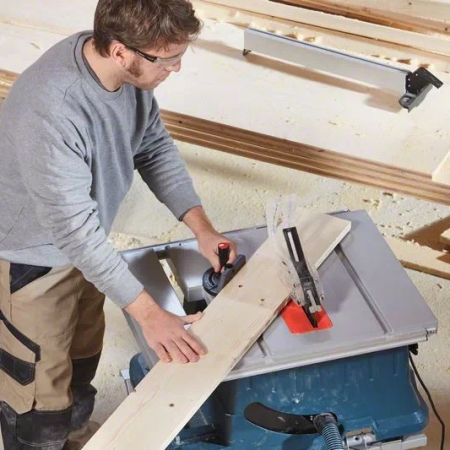 Bordsåg Bosch GTS 635-216 med stativ