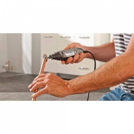 Dremel 3000-15 med 15 tillbehör och väska